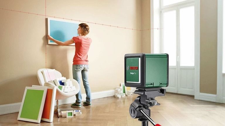 How to use a laser level for hanging pictures How to use a laser level for hanging pictures